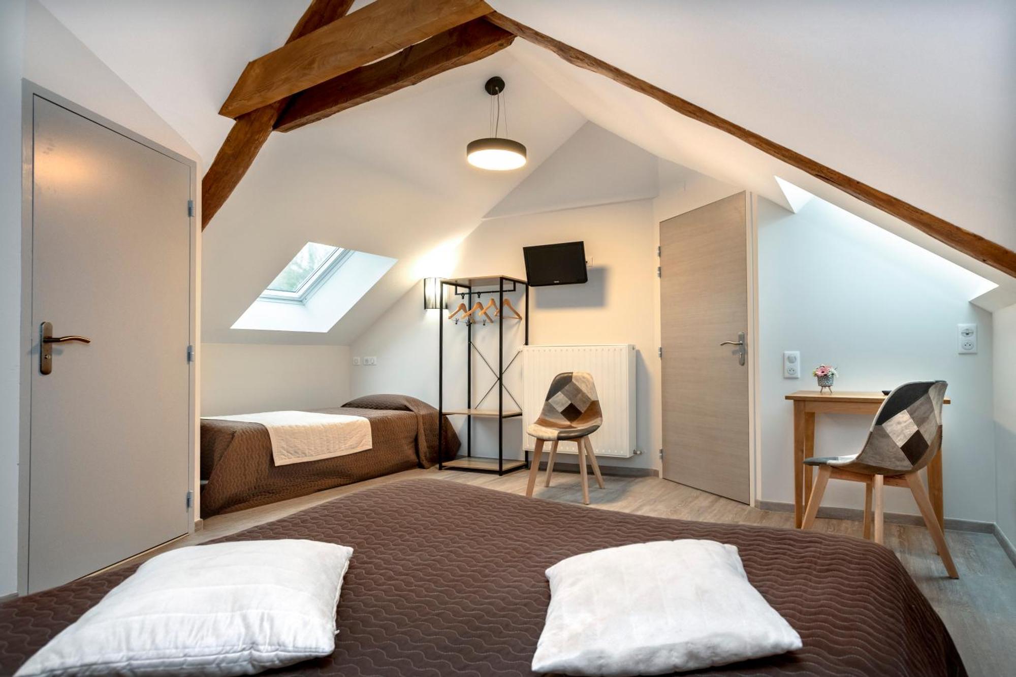 Hotel Restaurant De La Poste Et La Grange Detente, Espace Bien-Etre Châteauneuf-de-Randon Rum bild